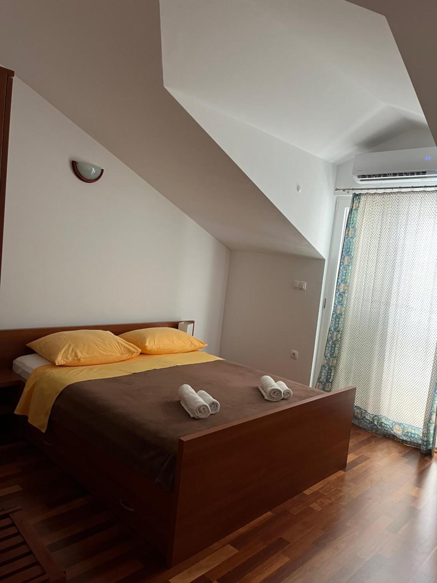 Apartments Bernarda Sumpetar Bagian luar foto