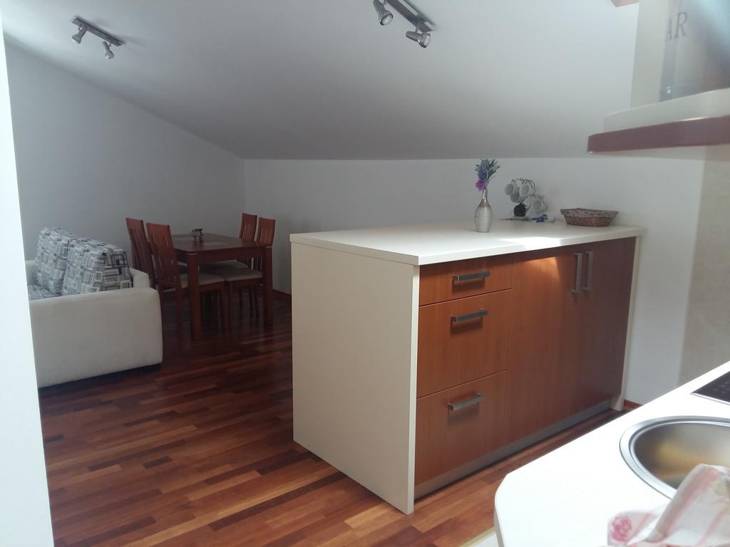 Apartments Bernarda Sumpetar Bagian luar foto